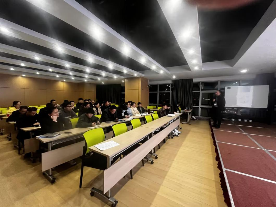 專(zhuān)注產(chǎn)品，深耕行業(yè)--公司專(zhuān)項(xiàng)培訓(xùn)助力團(tuán)隊(duì)專(zhuān)業(yè)提升