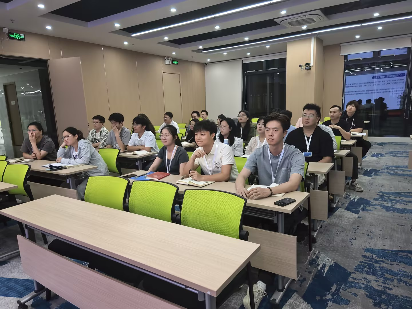 第二輪銷(xiāo)售鏈專(zhuān)項(xiàng)培訓(xùn)持續(xù)推進(jìn)第二場(chǎng)聚焦客戶開(kāi)發(fā)與深挖